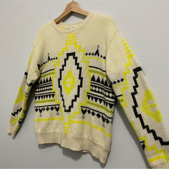 F21 Wool Knit Sweater Long Sleeve Aztec Stitching White Black Yellow Medium - Picture 8 of 10
